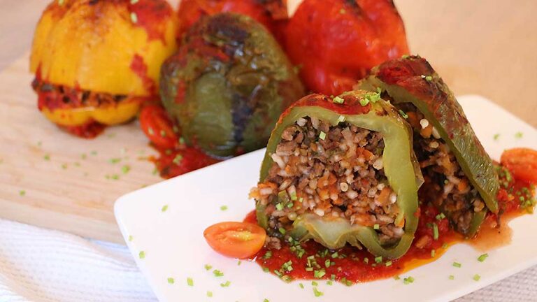 Gefüllte Peperoni mit Hackfleisch