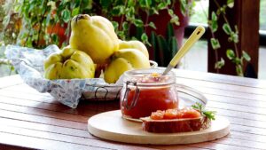 Hausgemachte Quitten-Marmelade mit Ingwer